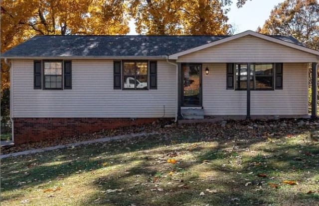 2820 Ridgeview Dr - 2820 Ridgeview Drive, Blount County, TN 37801