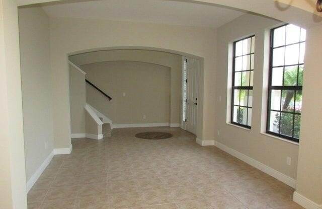 1709 SW Catalonia Street