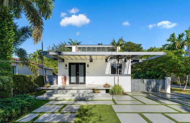 Photo of 101 SW 21st Rd