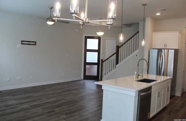 5843 Whitby unit: 33