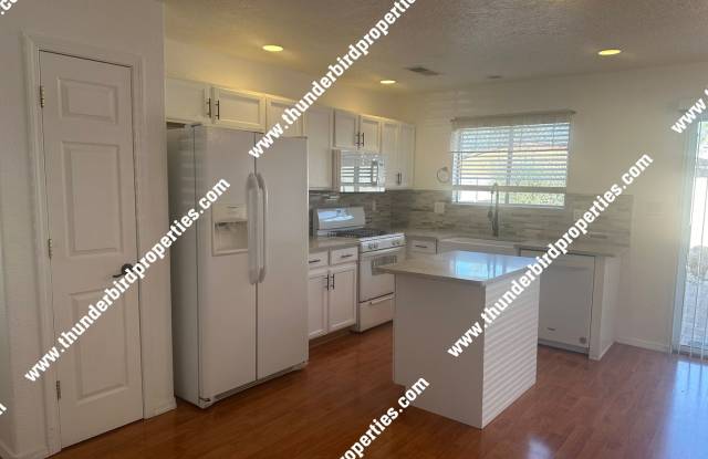 Photo of $500 off first months rent!! Gated community near Sandia Labs  KAFB