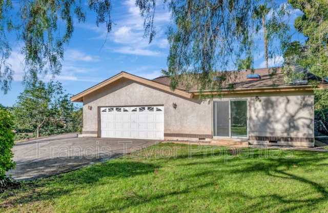 16303 Avenida Florencia