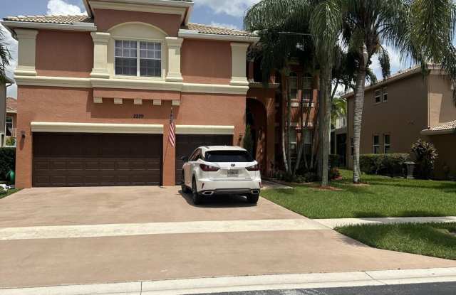 2229 Ridgewood Circle