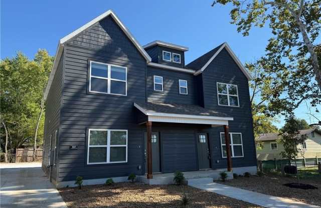 Photo of 832 Dockery  LN Unit #2