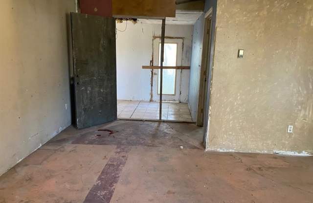 207 County Road 1739