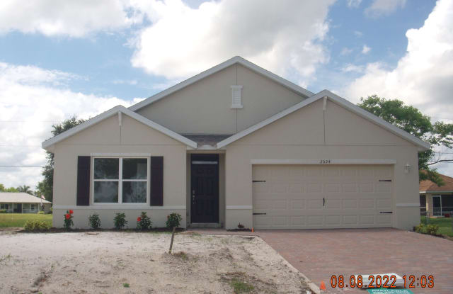 2024 NW 4th Ter - 2024 Northwest 4th Terrace, Cape Coral, FL 33993