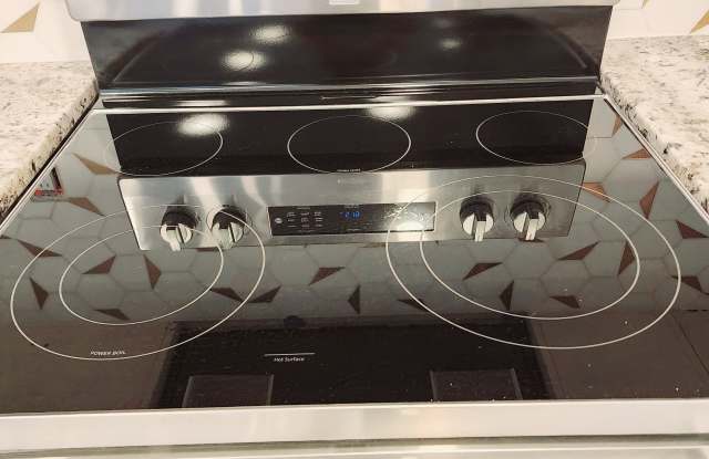 7501 142nd Avenue North Lo420