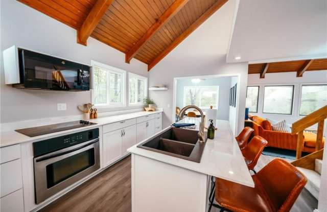 Photo of 8 Norwood  DR