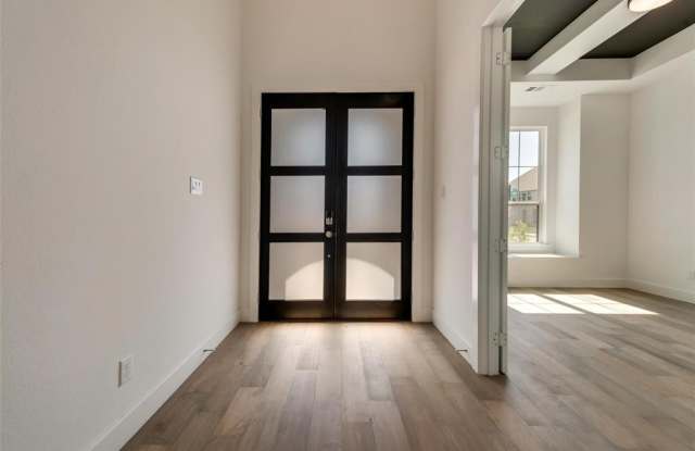 4310 Silver Spur Drive