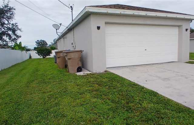 411 NE Juanita Place