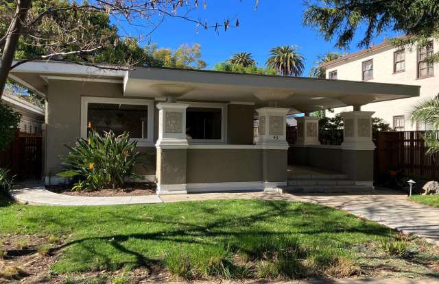 Craftsman 2-Bedroom Home with Updated Finishes! - 45 Hawthorne Way, San Jose, CA 95110