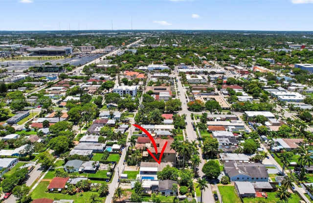 Photo of 1622 MAYO ST HOLLYWOOD, FL 33020