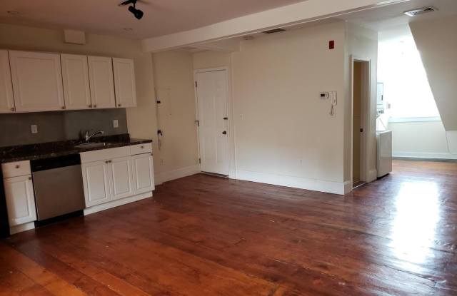 1209 SPRUCE ST ##4