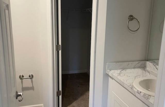 574 Elles Way
