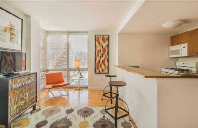 Photo of 475 9th Ave