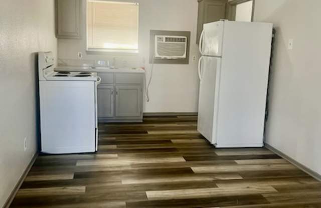 566 SW 3rd - 5