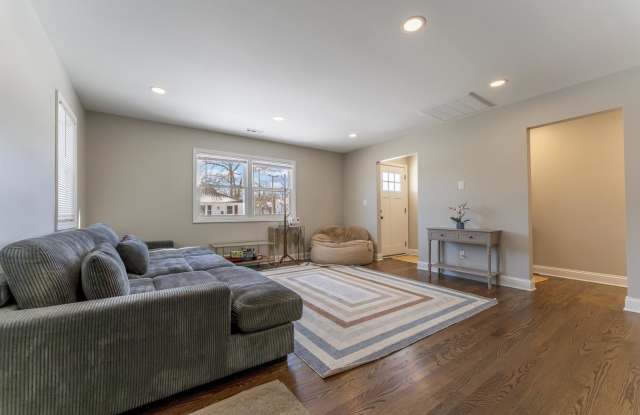 1700 N Linden Avenue