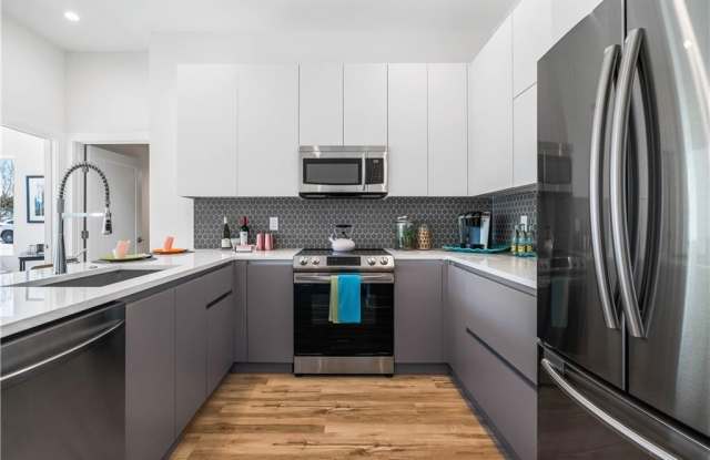 1155 Custer Avenue SE unit: 202