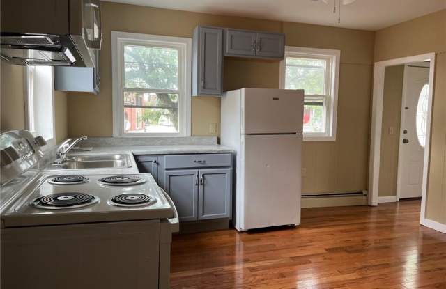 1104 S Broadway Avenue unit: 1