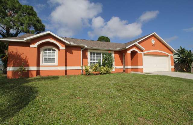 737 Kempten Street NW