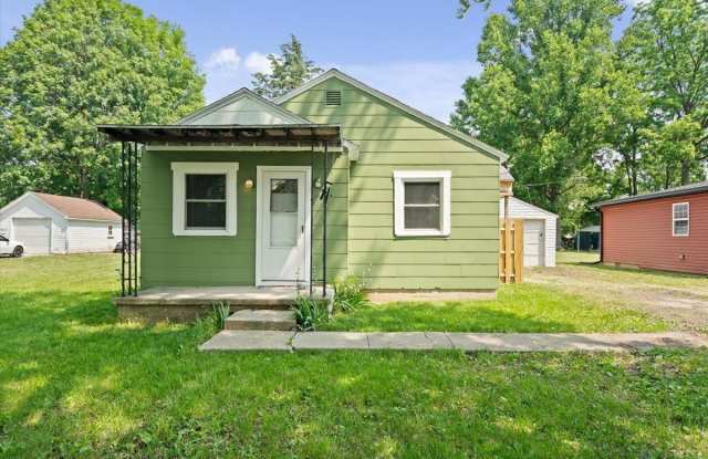 909 E 33rd Street