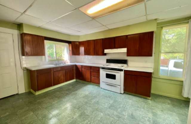 5^^ Cuyahoga St