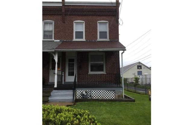 618 N CANNON AVENUE - 618 N Cannon Ave, Lansdale, PA 19446