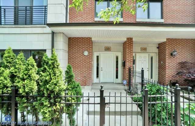 Photo of 1501 S Prairie Avenue