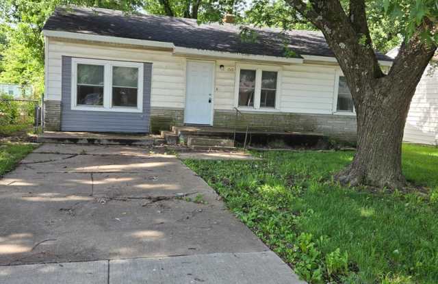 Spacious 4-Bedroom Home with Large Fenced Yard in a Quiet Neighborhood