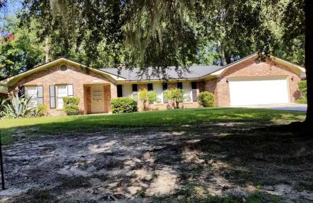 Renovated 3 Bedroom 2 Bathroom in Georgetown with Tons of Space!