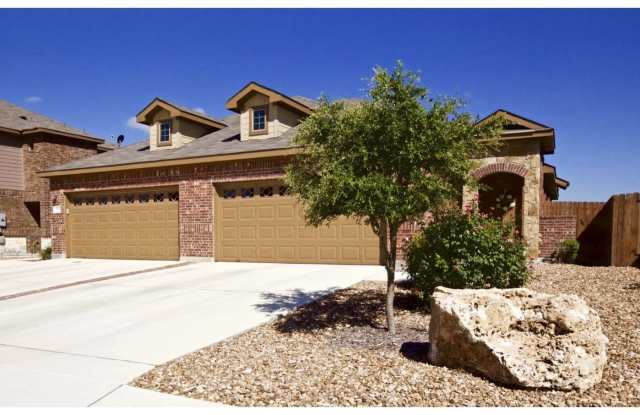 Photo of LUXURY TOWNHOME LOCATED IN BASTROP, TEXAS!