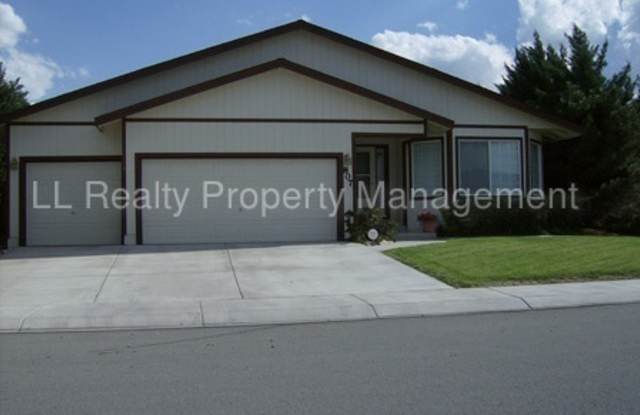 807 Brittany Court - 807 Brittany Court, Fernley, NV 89408