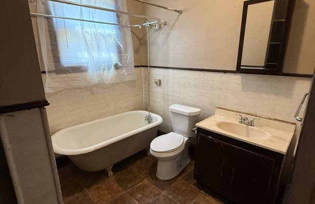 3 Bedroom, 1 Bathroom Home for Rent in Beaumont