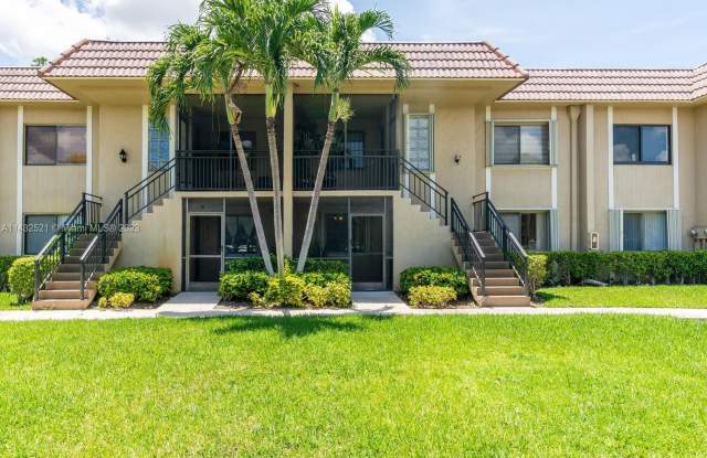 334 Lakeview Dr - 334 Lakeview Drive, Weston, FL 33326