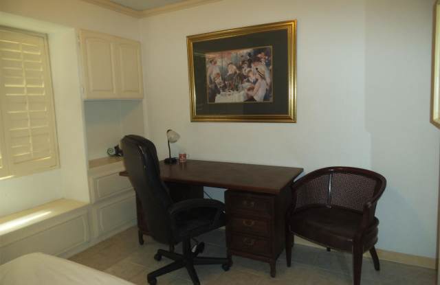 102 East Manfield - BR2