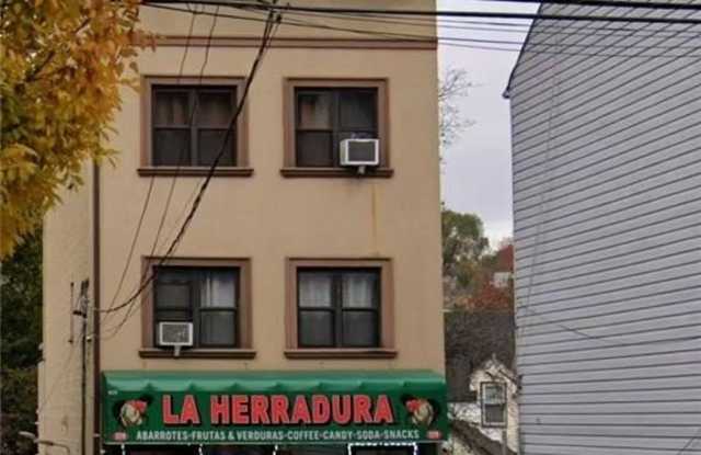 119 Victory Boulevard