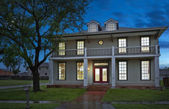 Photo of 3820 Evangeline Ave