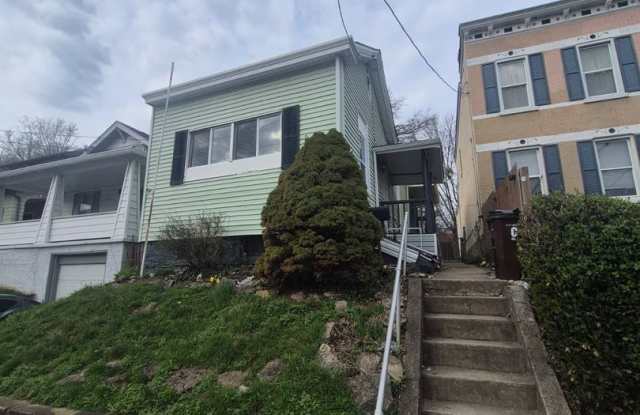 Charming 2-Bedroom Home with Fenced Yard in Covington!
