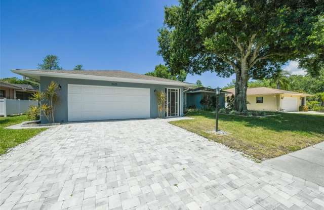 1625 BAY HILL Circle