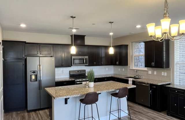 1980 Dark Horse Road unit: B