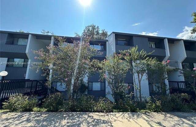 Photo of 2816 SW 14TH DR