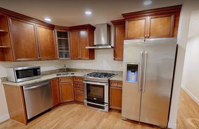 UPDATED 2 + 2 Condo in Columbia Heights