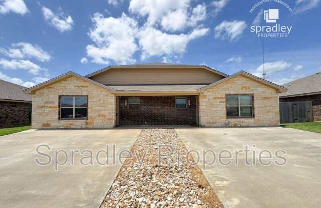 943 Laila Ln