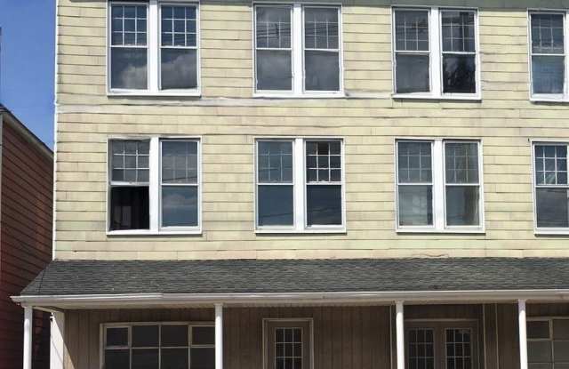 Photo of 2nd floor Apartment