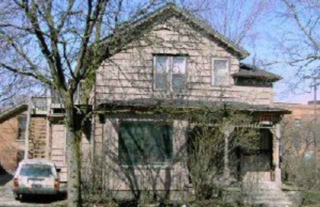 221 N 5th Ave Apt 2