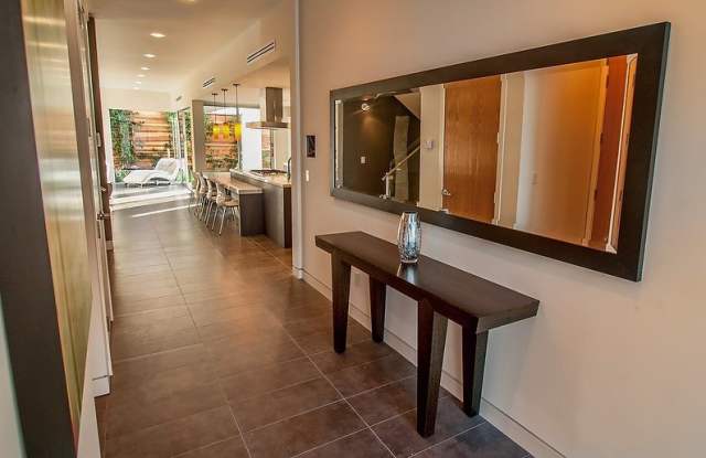 16500 Moorpark Street