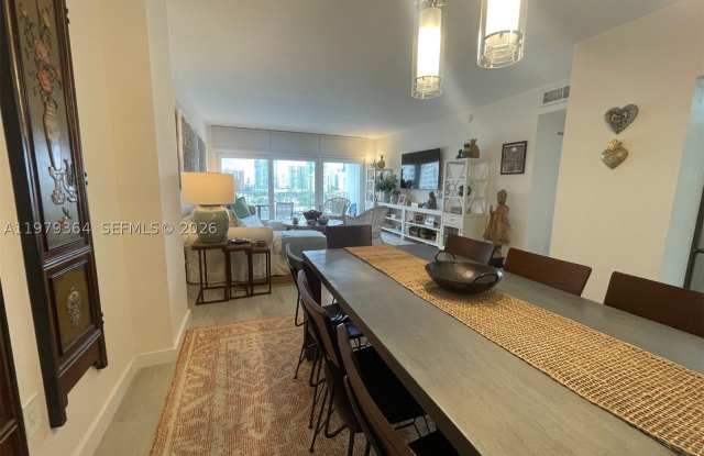 500 Bayview Dr