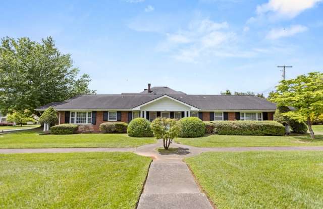 801-805 Lester Harris Road - 801