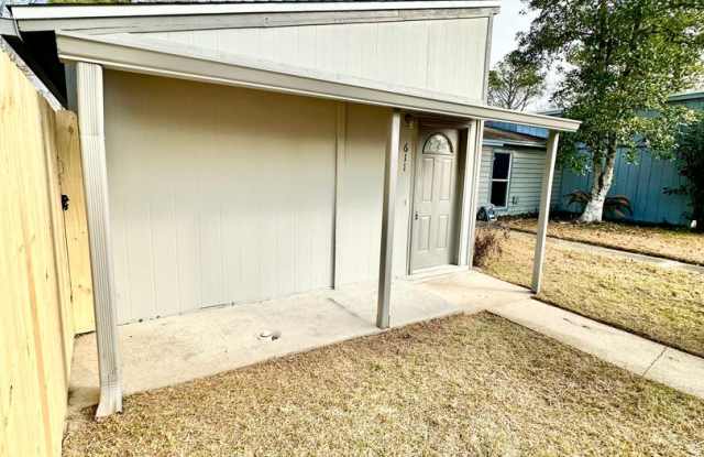 Cute 2 Bedroom Townhome For Rent In FWB!