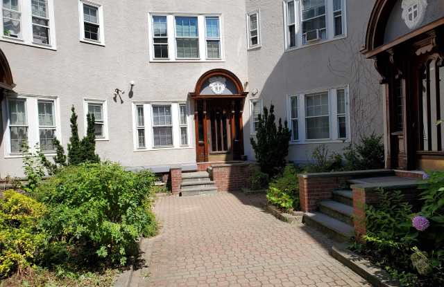 154 Magazine St